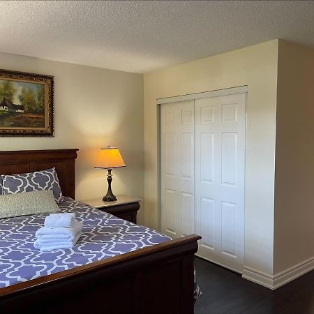 Btn Family-Style Bustling Area Self-Check-In So Fast Fiber Net Free Parking Apartment Toronto Bagian luar foto