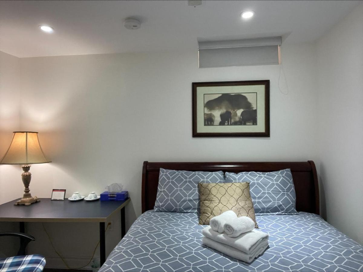 Btn Family-Style Bustling Area Self-Check-In So Fast Fiber Net Free Parking Apartment Toronto Bagian luar foto