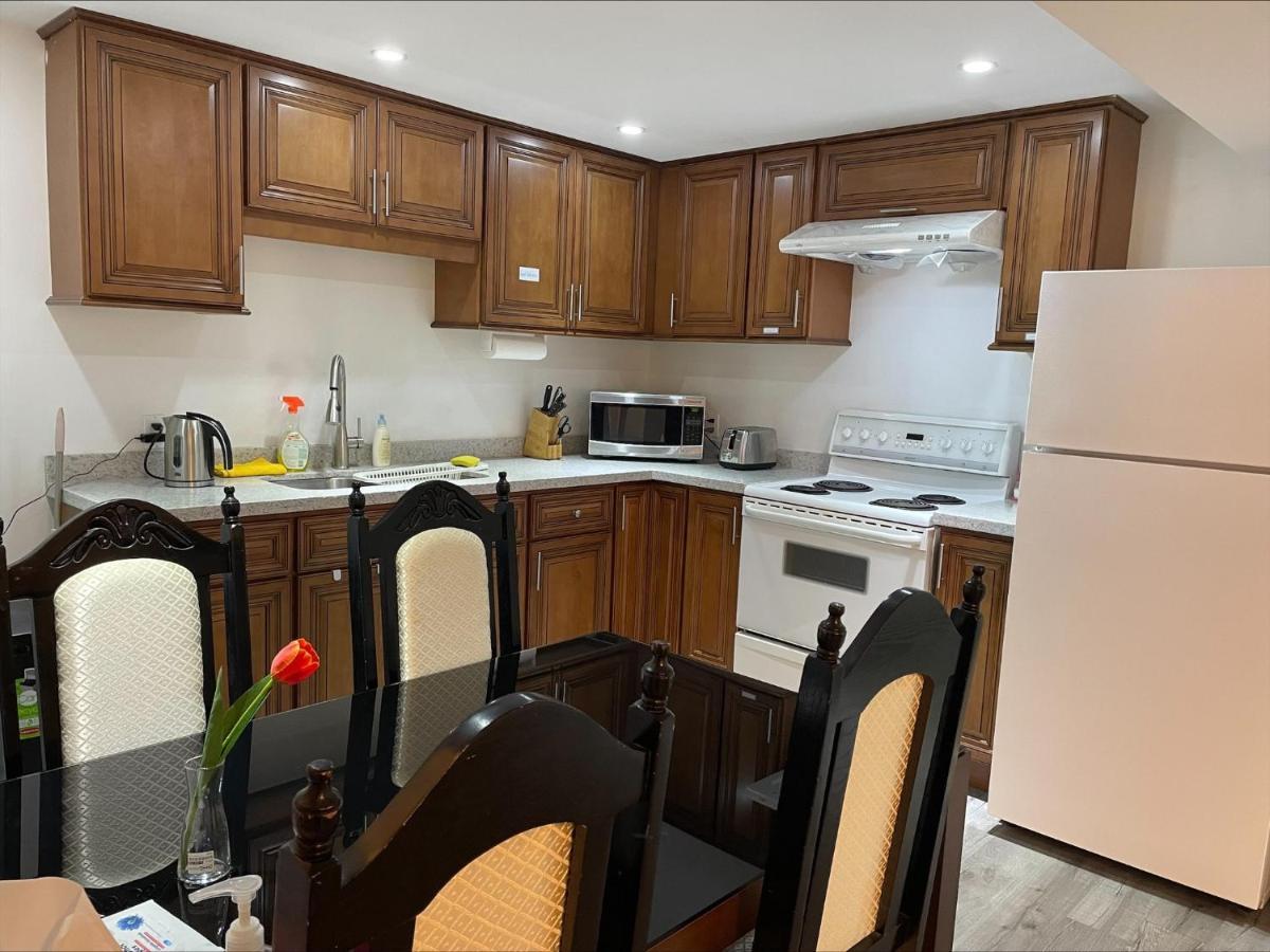 Btn Family-Style Bustling Area Self-Check-In So Fast Fiber Net Free Parking Apartment Toronto Bagian luar foto
