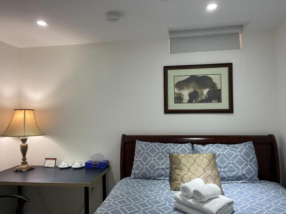 Btn Family-Style Bustling Area Self-Check-In So Fast Fiber Net Free Parking Apartment Toronto Bagian luar foto