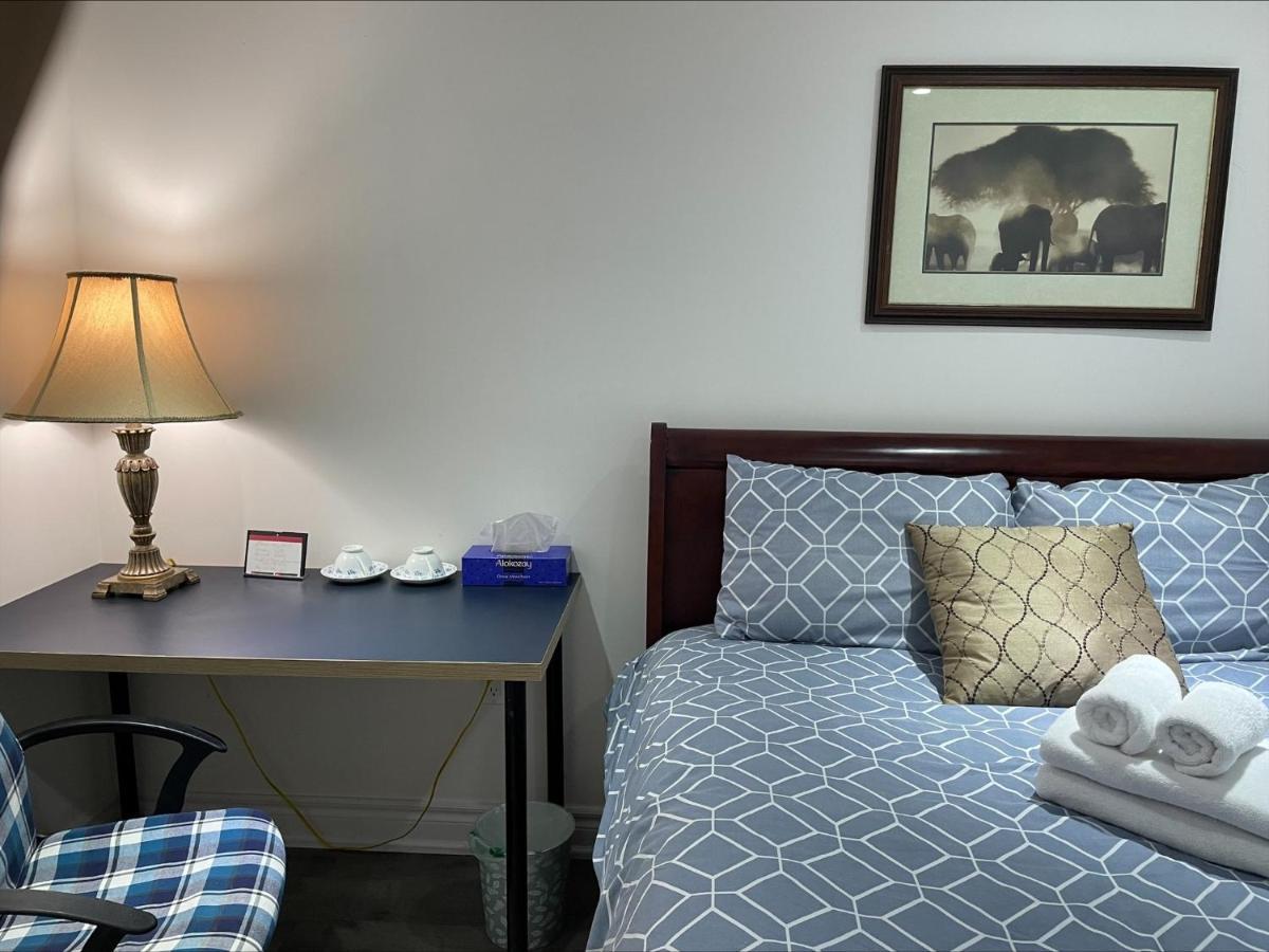 Btn Family-Style Bustling Area Self-Check-In So Fast Fiber Net Free Parking Apartment Toronto Bagian luar foto