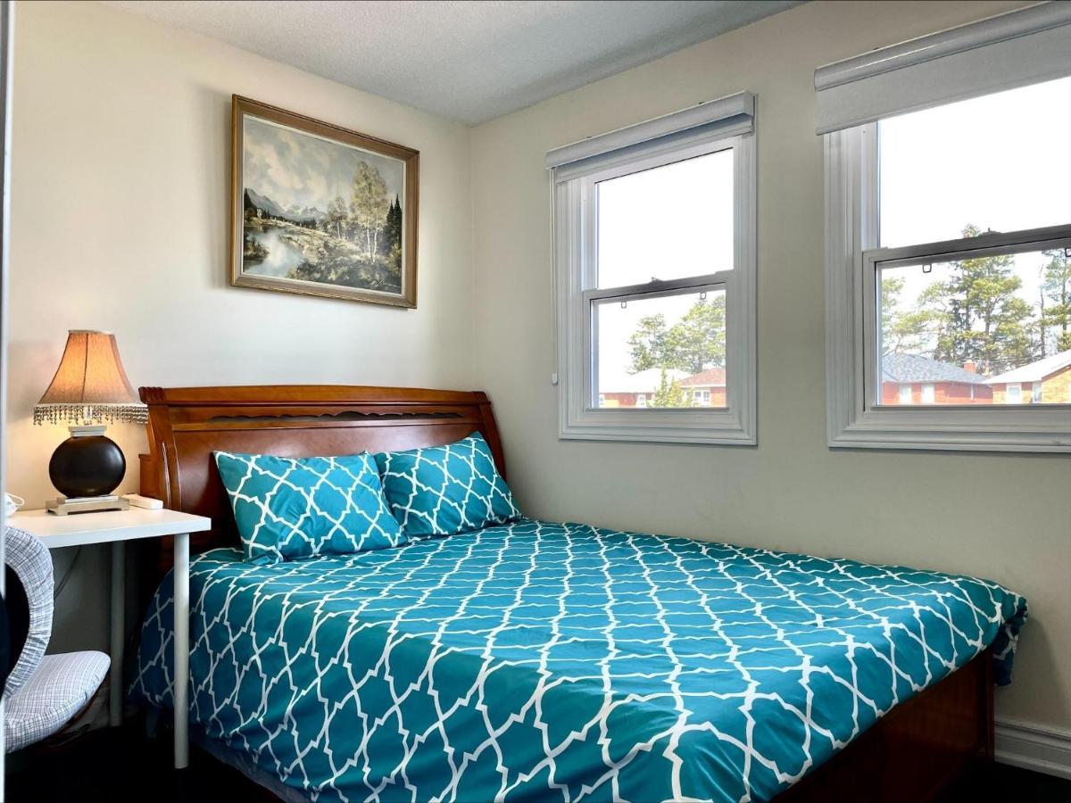 Btn Family-Style Bustling Area Self-Check-In So Fast Fiber Net Free Parking Apartment Toronto Bagian luar foto